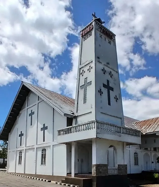 Gedung gereja Tebes Kobelete, diolah menjadi suasana malam berbulan